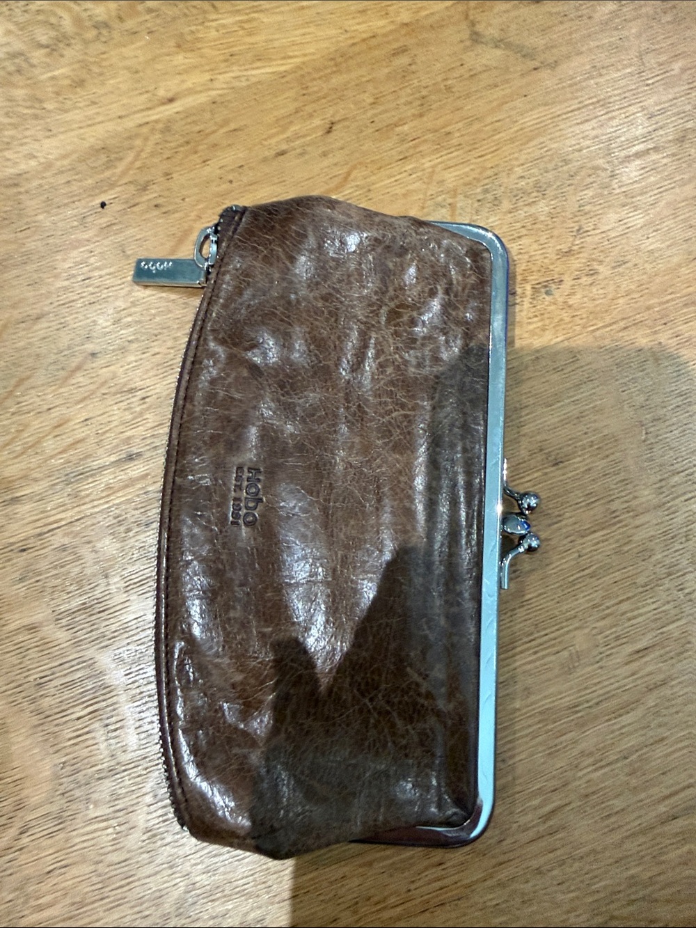 Hobo. Kisslock Brown Leather womens Clutch Wallet